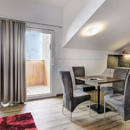 Lorenzo In3 Bergblick By Interhome